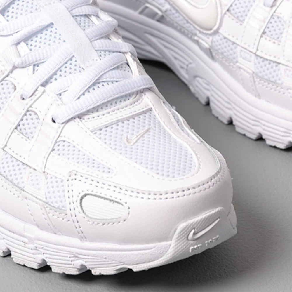 Nike P-6000 dreifach weiß