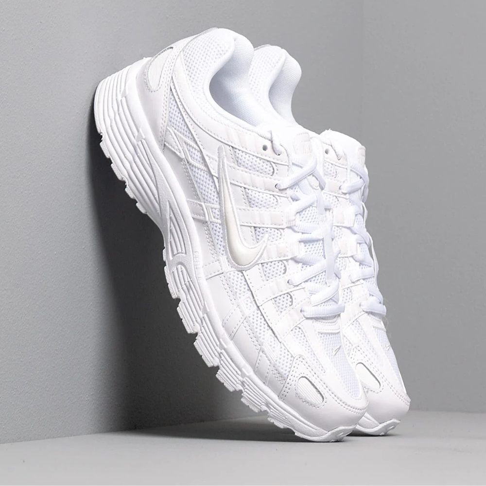 Nike P-6000 dreifach weiß